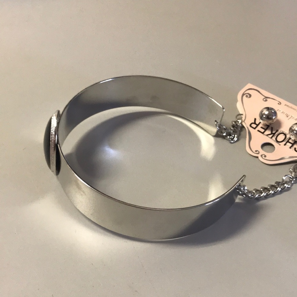 Choker - Picture 3 of 3